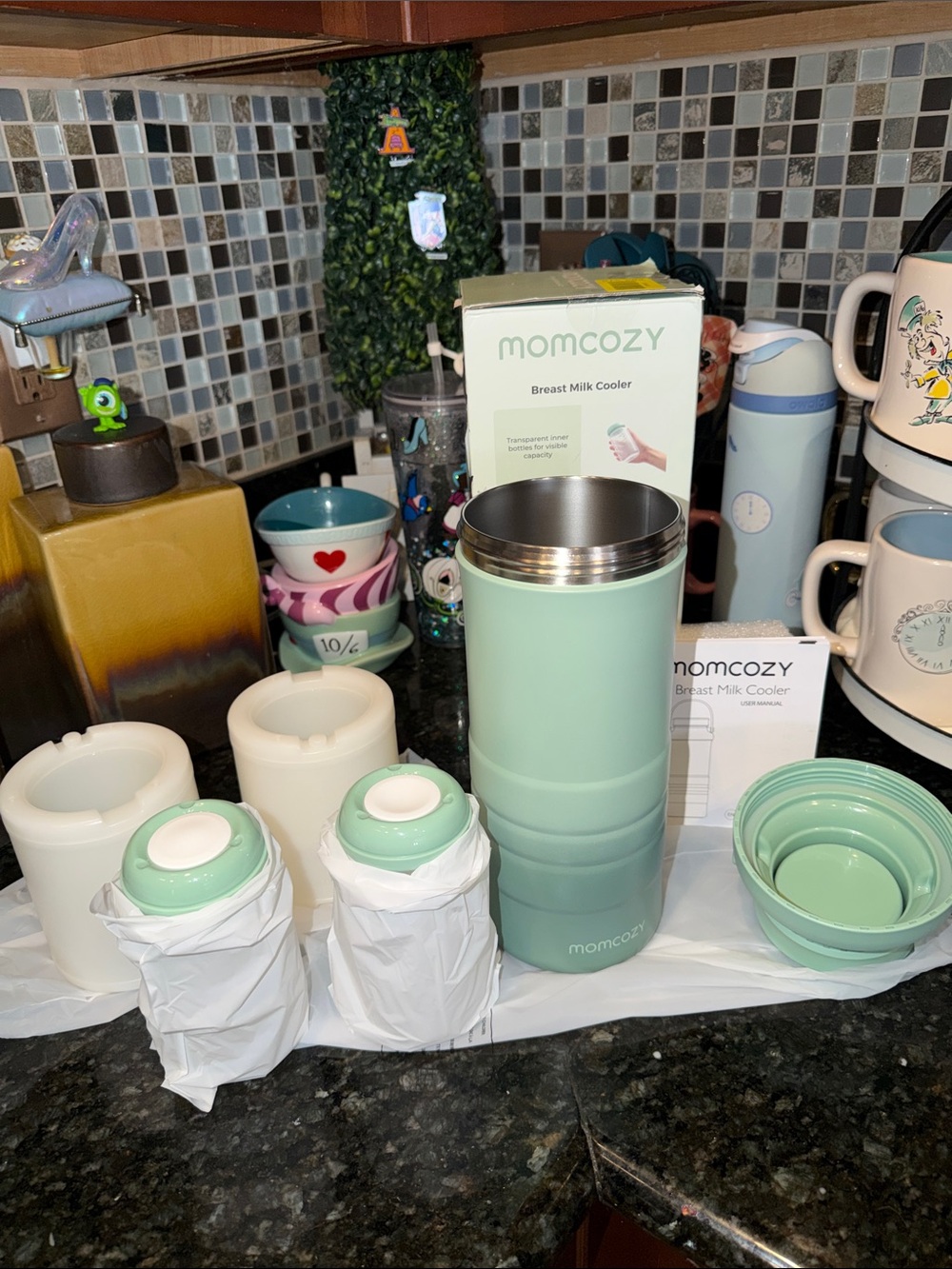 NIB Momcozy Mint Green Breast Milk Cooler - Insulated Travel Bottle - 22oz